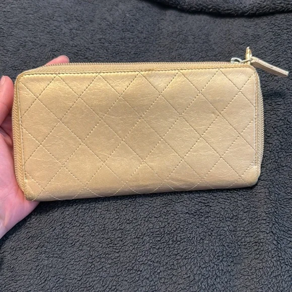 EUC Chanel • COCO Gold CC Diamond Stitch Quilted Lambskin Long Zippy Wallet - Picture 2 of 9